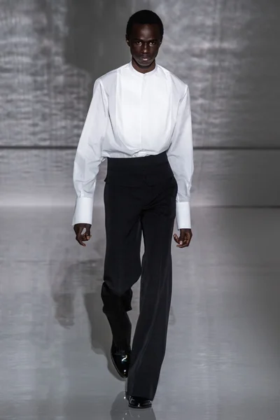 Look 14